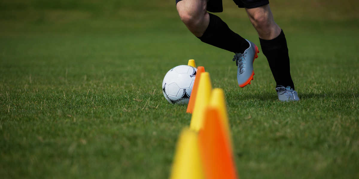 Verbessern Nahrungsergänzungsmittel die Leistung von Fußballern