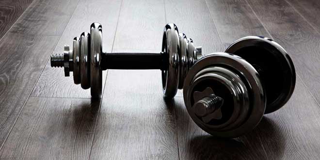 Trainingsplan mit Hanteln