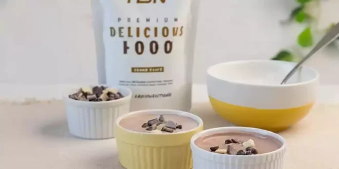 Griechischer Joghurt mit Schokolade: cremig und proteinreich Griechischer Joghurt mit Schokolade: cremig und proteinreich