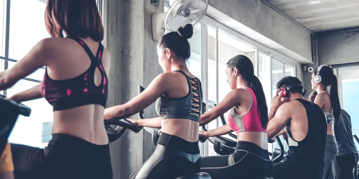 Fitnesskurse mit KI-Unterstützung