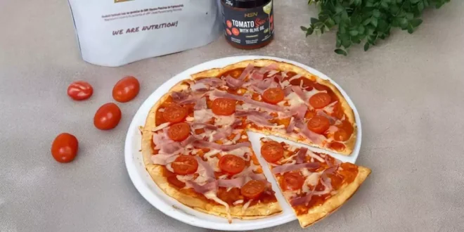 Protein-Pizzaboden mit Hüttenkäse und Hafer Protein-Pizzaboden mit Hüttenkäse und Hafer