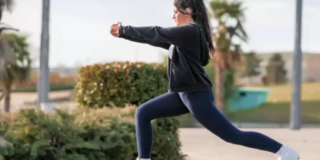 Wie man Ausfallschritte oder Lunges macht Wie man Ausfallschritte oder Lunges macht