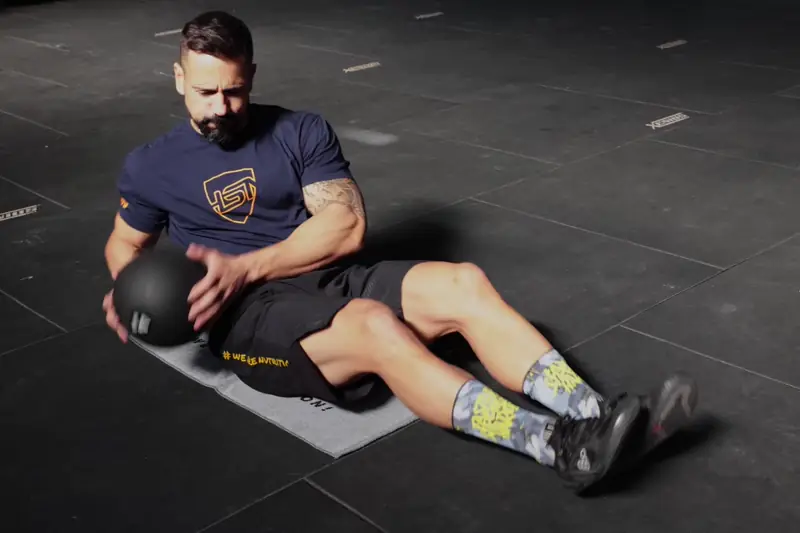 Russian Twist Mit dem Medizinball