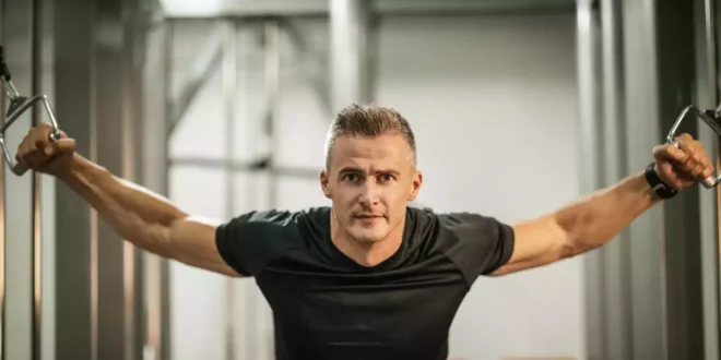 Beste Übungen, um die Brustmuskulatur mit der Kabelzugstation zu trainieren