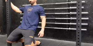 Wie man die Sissy-Kniebeuge macht