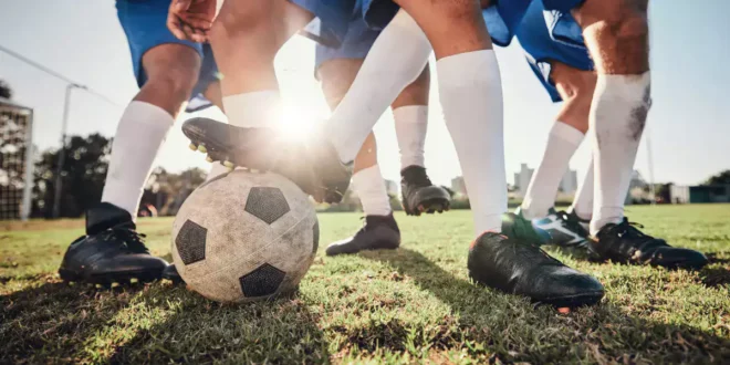 Knieverletzungen im Fußball: Prävention, Arten und Gelenkpflege Knieverletzungen im Fußball: Prävention, Arten und Gelenkpflege