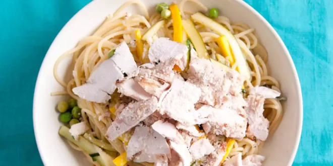 Leckerer und zarter gekochter Hähnchenbraten Leckerer und zarter gekochter Hähnchenbraten