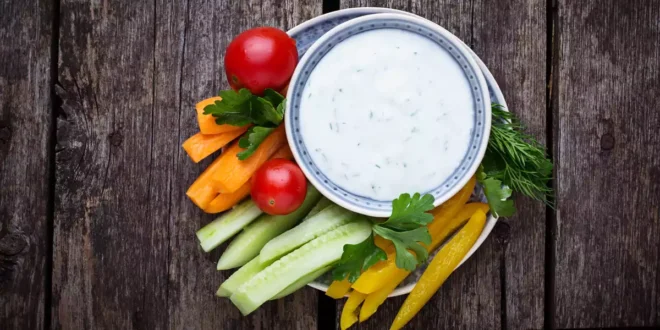 Gemüse mit Tzatziki-Soße Gemüse mit Tzatziki-Soße