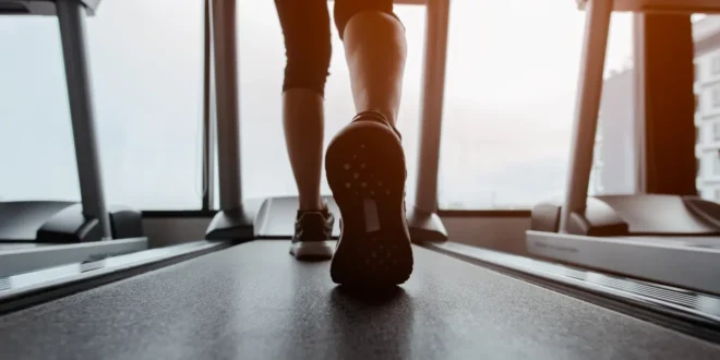 Laufen auf dem Laufband und draußen: Was ist besser und warum Laufen auf dem Laufband und draußen: Was ist besser und warum