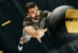 Wie macht man Wall Ball Shots oder Ballwürfe im CrossFit?