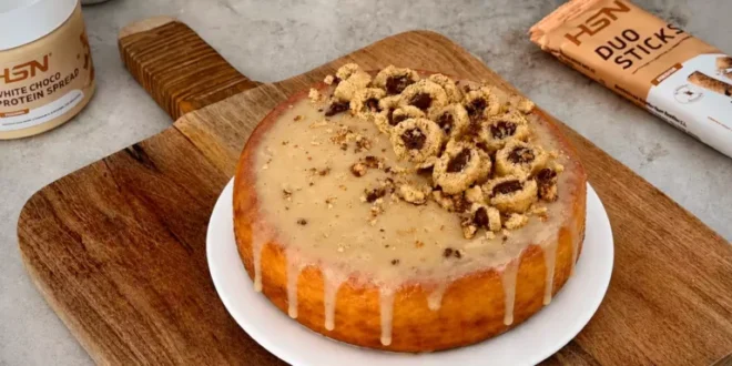 Extra cremiger Protein-Cheesecake mit weißer Schokolade Extra cremiger Protein-Cheesecake mit weißer Schokolade