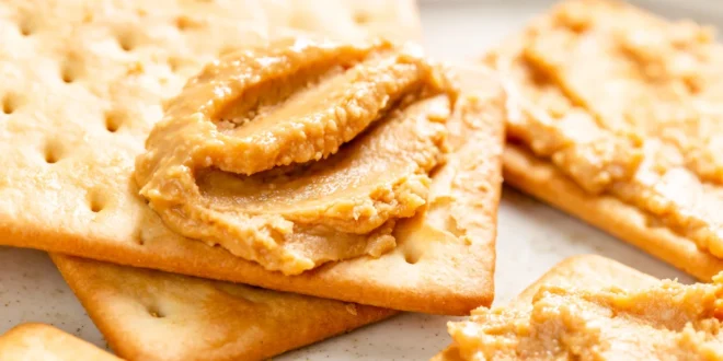 Cracker mit Cashewbutter Cracker mit Cashewbutter
