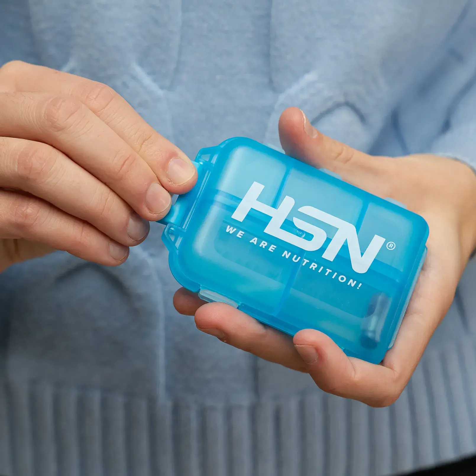 HSN WOCHEN-PILLENDOSE HIMMELBLAU